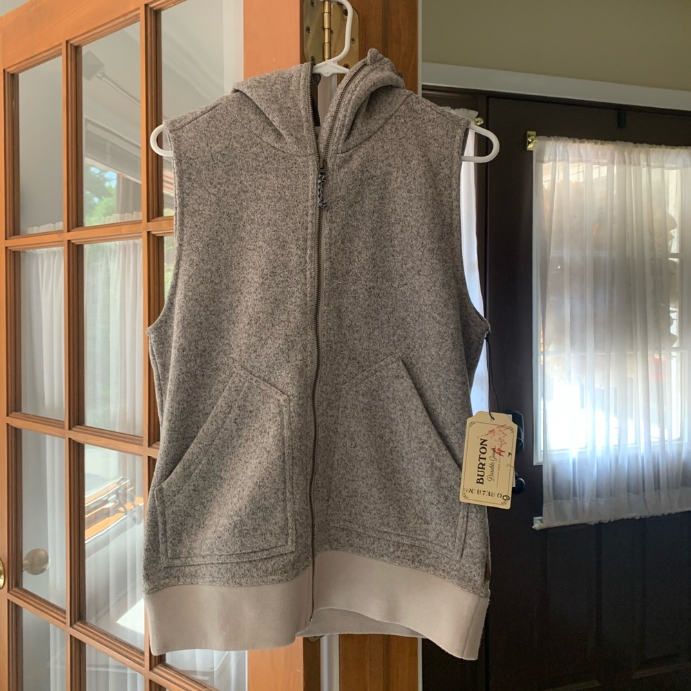 Burton Durable Goods Size Small Vest NWT